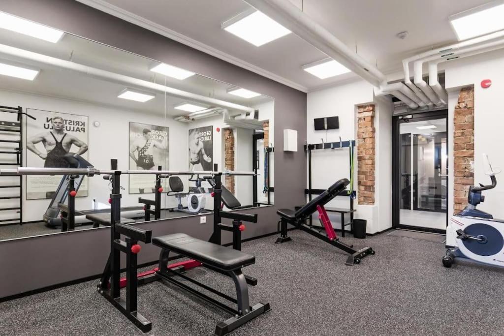 Urban-Glam City Centre Studio With A Gym And Terrace Tallin Exterior foto