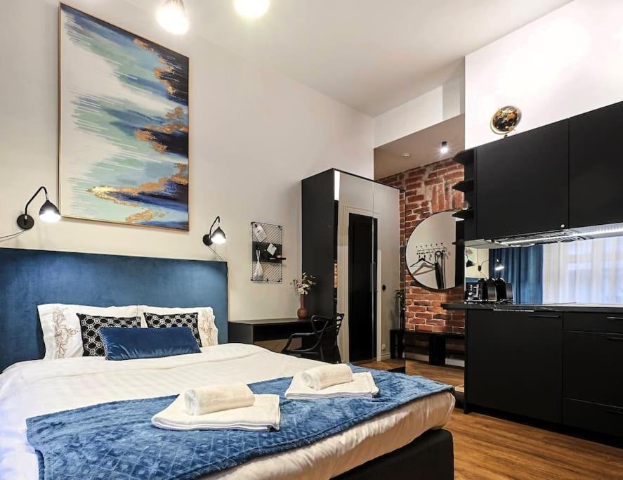 Urban-Glam City Centre Studio With A Gym And Terrace Tallin Exterior foto