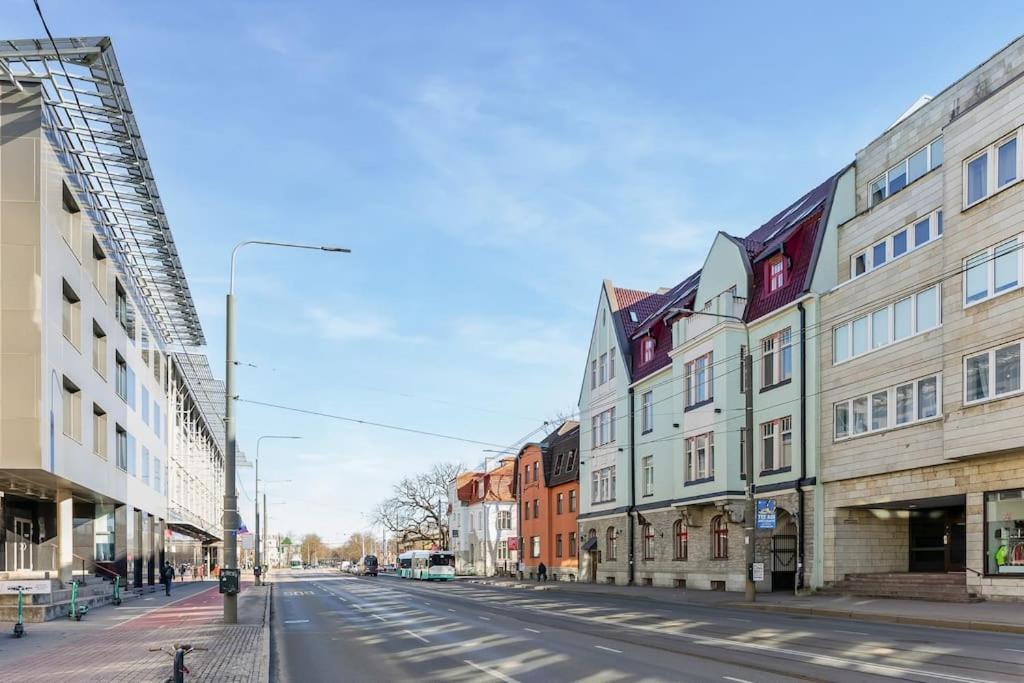 Urban-Glam City Centre Studio With A Gym And Terrace Tallin Exterior foto