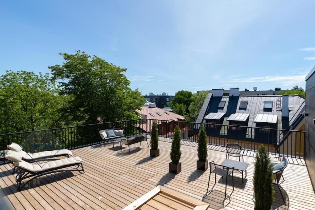 Urban-Glam City Centre Studio With A Gym And Terrace Tallin Exterior foto